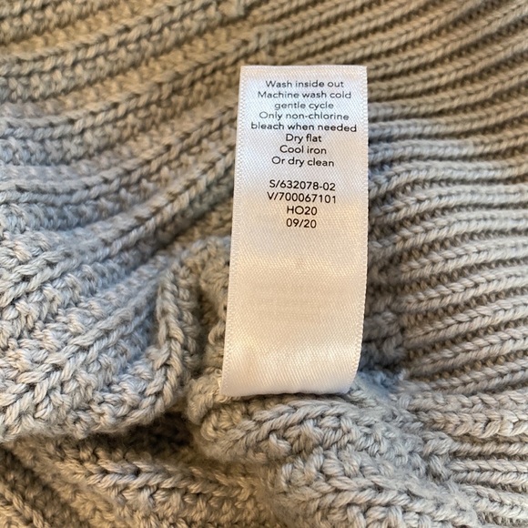 Athleta V-Neck Sweater - Picture 10 of 10